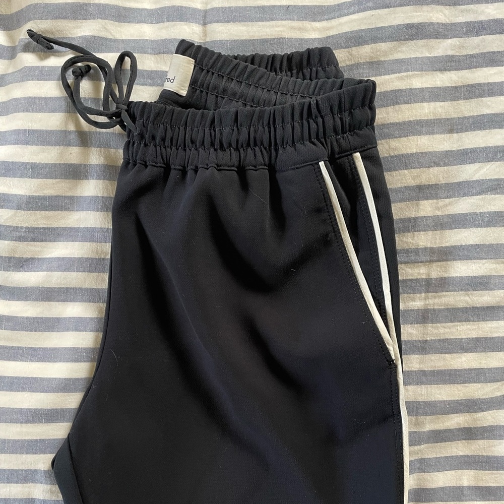 Aritzia Wilfred crepe jogger pants, black with white tuxedo stripe, size s